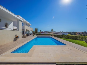 Moradia T4 para Venda em Albufeira e Olhos de Água