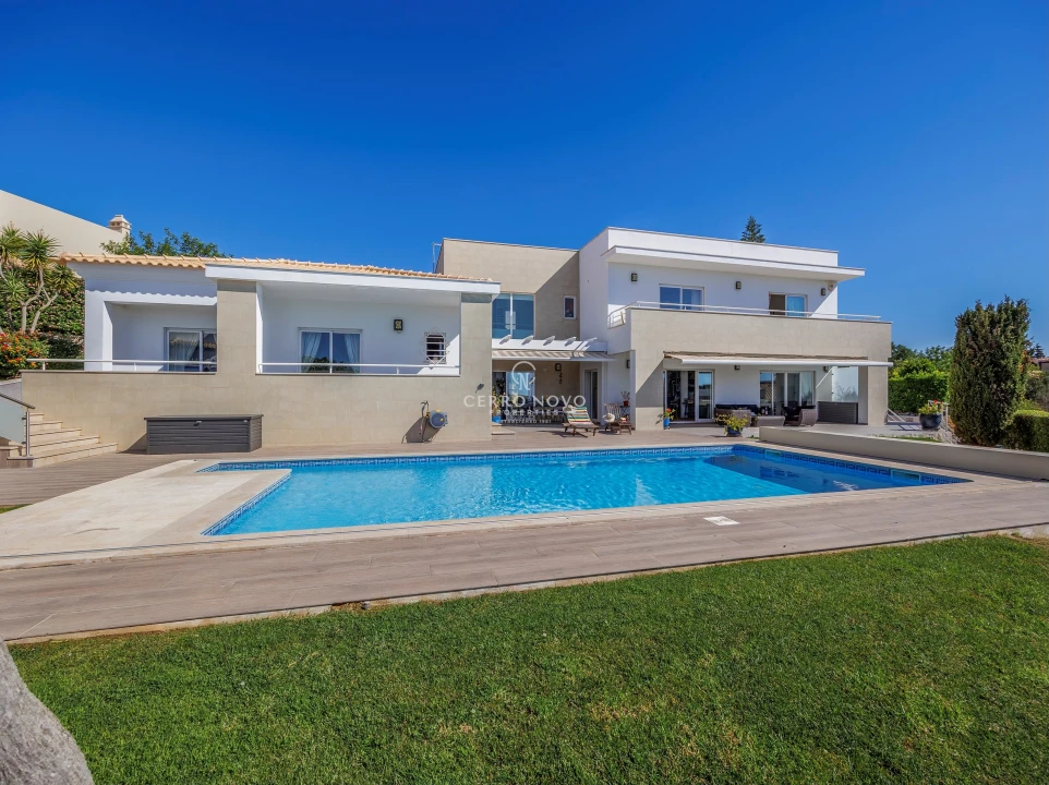 Moradia T4 para Venda em Albufeira e Olhos de Água Foto 1