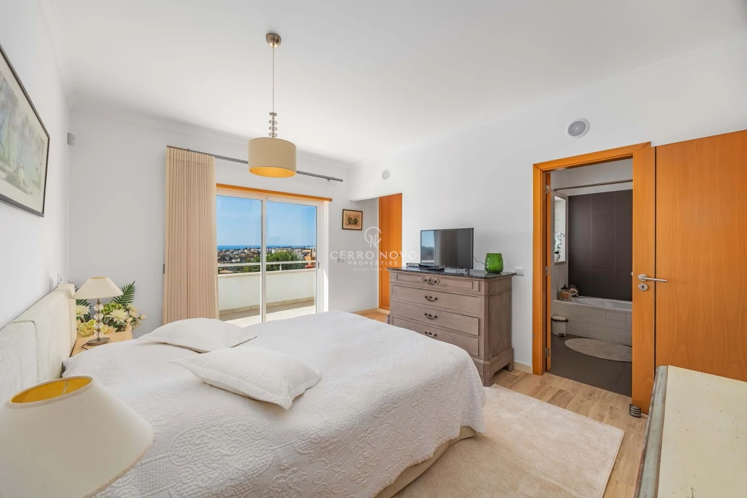 Moradia T4 para Venda em Albufeira e Olhos de Água Foto 25