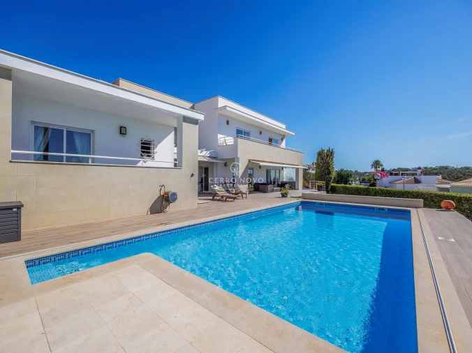 Moradia T4 para Venda em Albufeira e Olhos de Água Foto 10