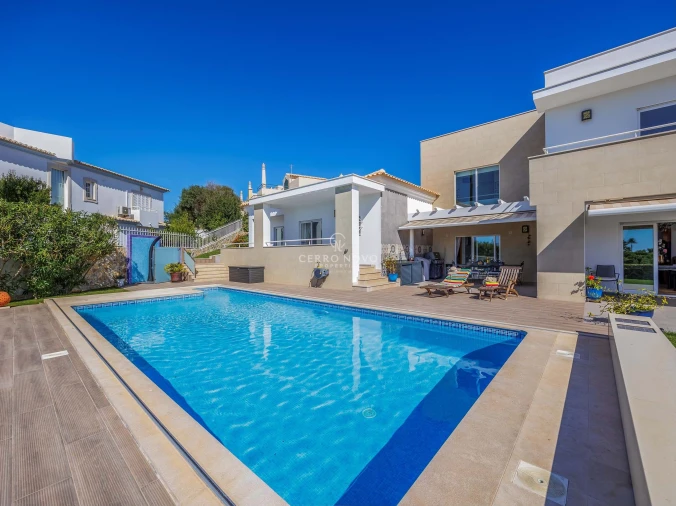 Moradia T4 para Venda em Albufeira e Olhos de Água Foto 16