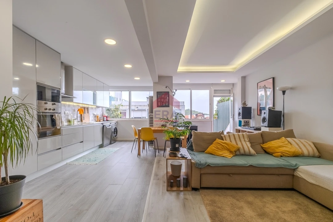 Apartamento T0 para Venda em Algés, Linda-A-Velha e Cruz Quebrada-Dafundo Foto 1