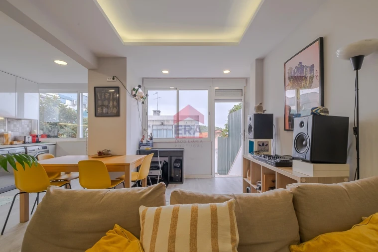 Apartamento T0 para Venda em Algés, Linda-A-Velha e Cruz Quebrada-Dafundo Foto 3