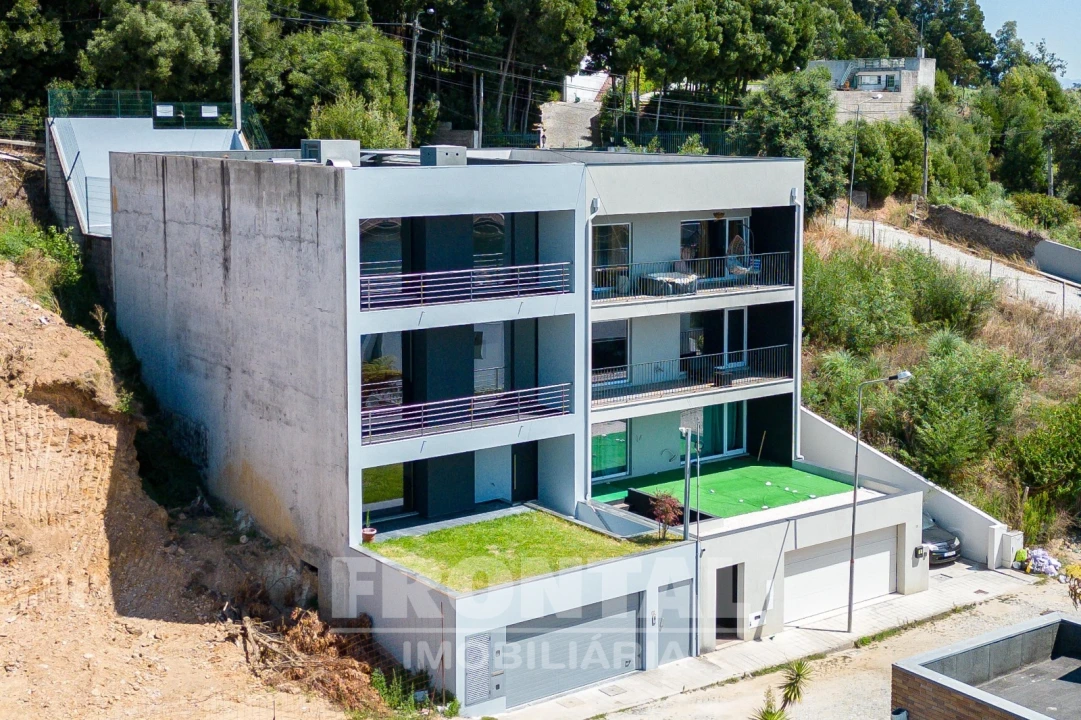 Moradia T4 para Venda em Gondomar (São Cosme), Valbom e Jovim Foto 4