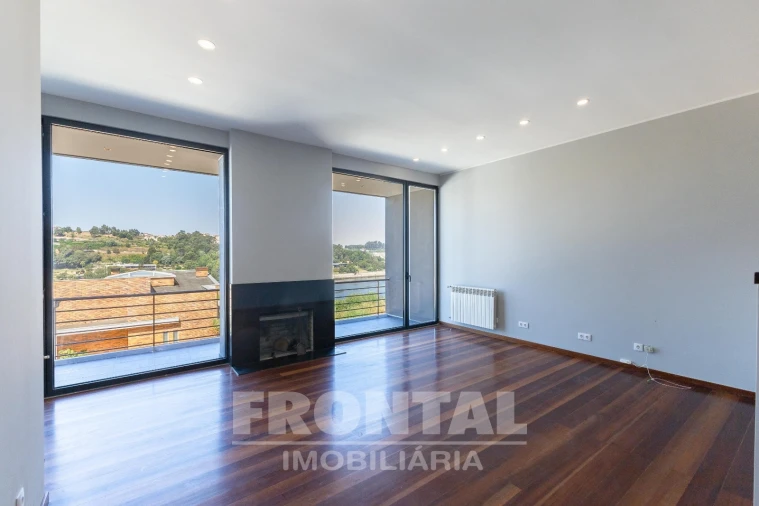 Moradia T6 para Venda em Gondomar (São Cosme), Valbom e Jovim Foto 23