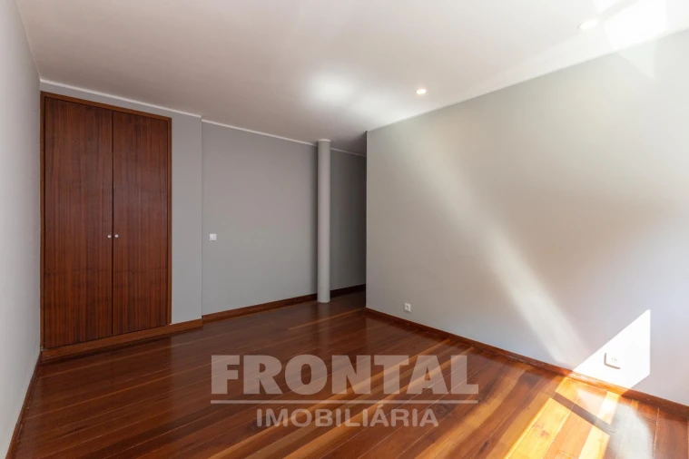 Moradia T6 para Venda em Gondomar (São Cosme), Valbom e Jovim Foto 39