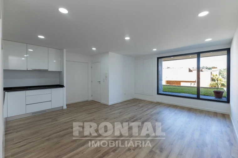 Moradia T6 para Venda em Gondomar (São Cosme), Valbom e Jovim Foto 11