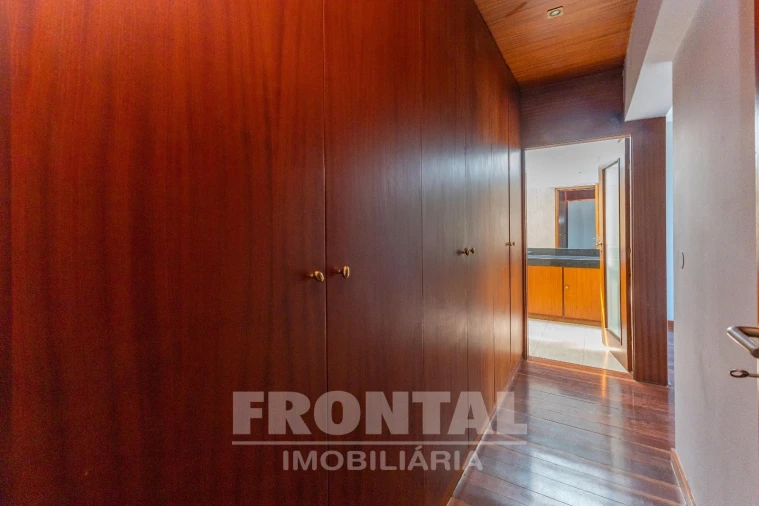 Moradia T6 para Venda em Gondomar (São Cosme), Valbom e Jovim Foto 29