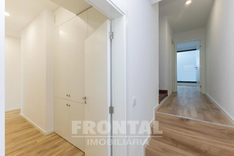 Moradia T6 para Venda em Gondomar (São Cosme), Valbom e Jovim Foto 16