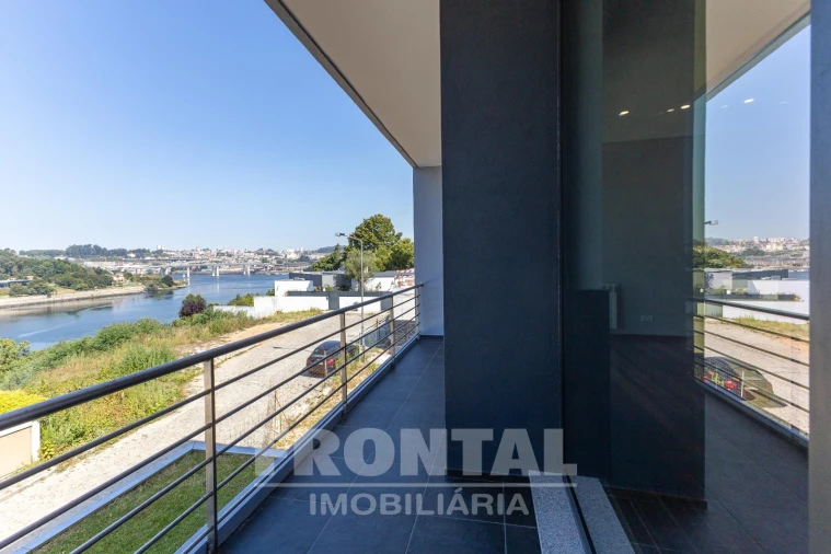 Moradia T6 para Venda em Gondomar (São Cosme), Valbom e Jovim Foto 27