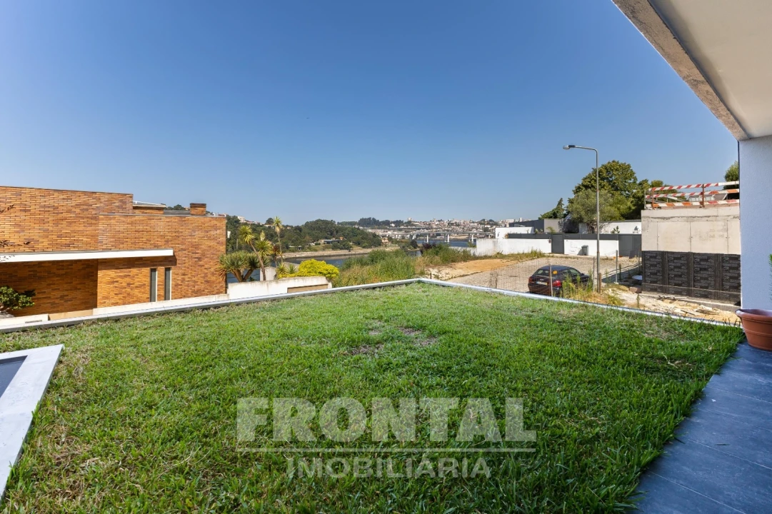 Moradia T4 para Venda em Gondomar (São Cosme), Valbom e Jovim Foto 5
