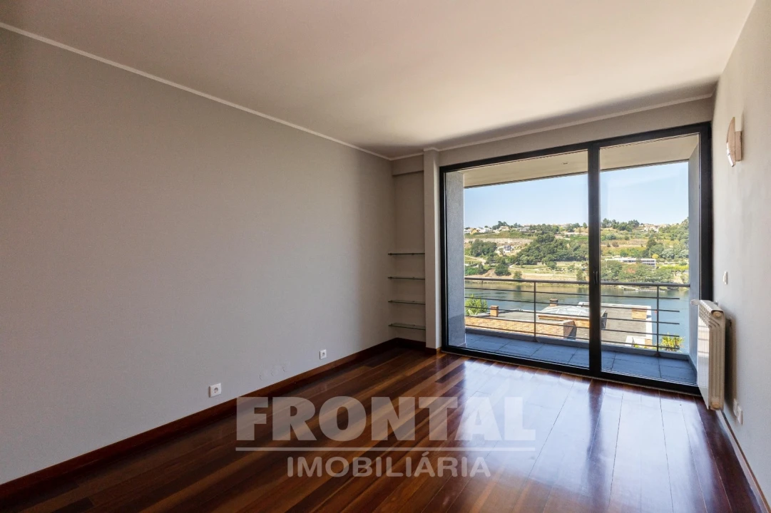 Moradia T4 para Venda em Gondomar (São Cosme), Valbom e Jovim Foto 33