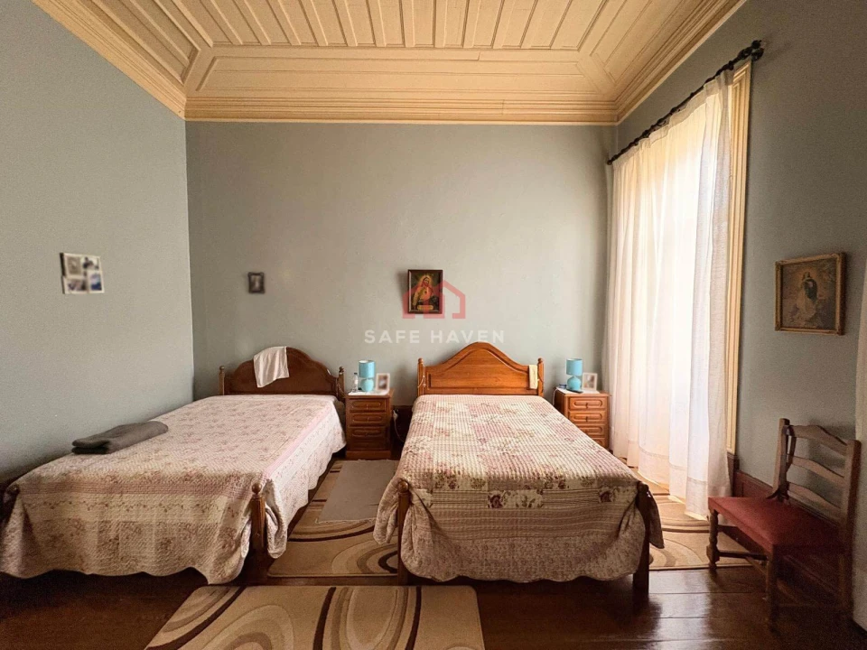 Moradia T8 para Venda em Santa Comba Foto 16