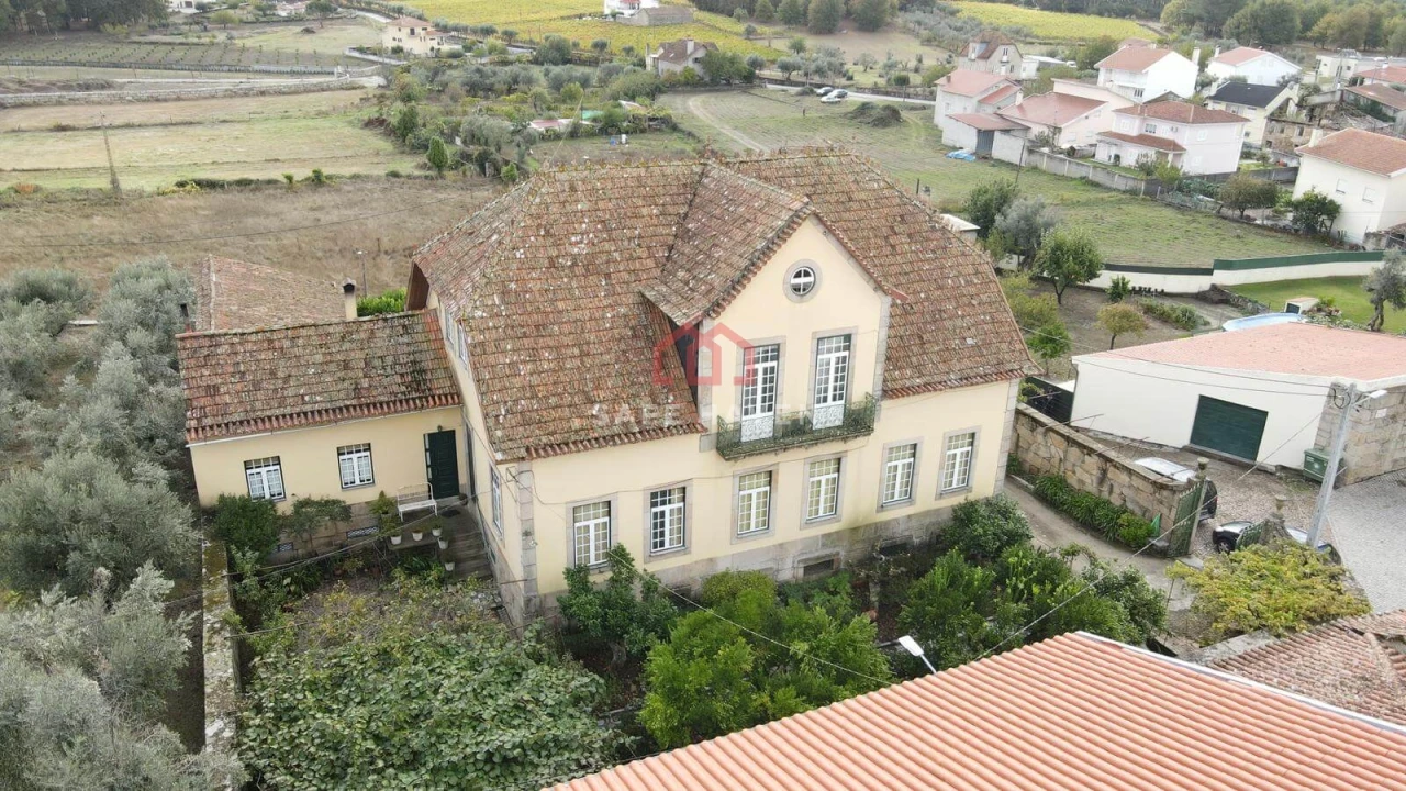 Moradia T8 para Venda em Santa Comba Foto 3