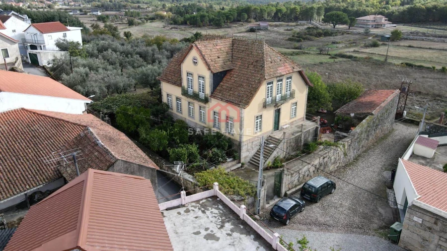 Moradia T8 para Venda em Santa Comba Foto 2