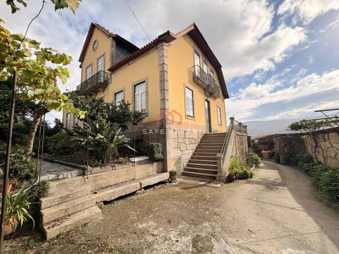 Moradia T8 para Venda em Santa Comba