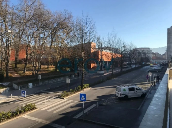 Escritório para Arrendamento em Oliveira, São Paio e São Sebastião Foto 3