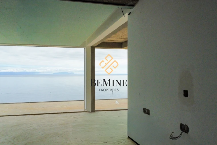 Moradia T4 para Venda em Caniço Foto 4