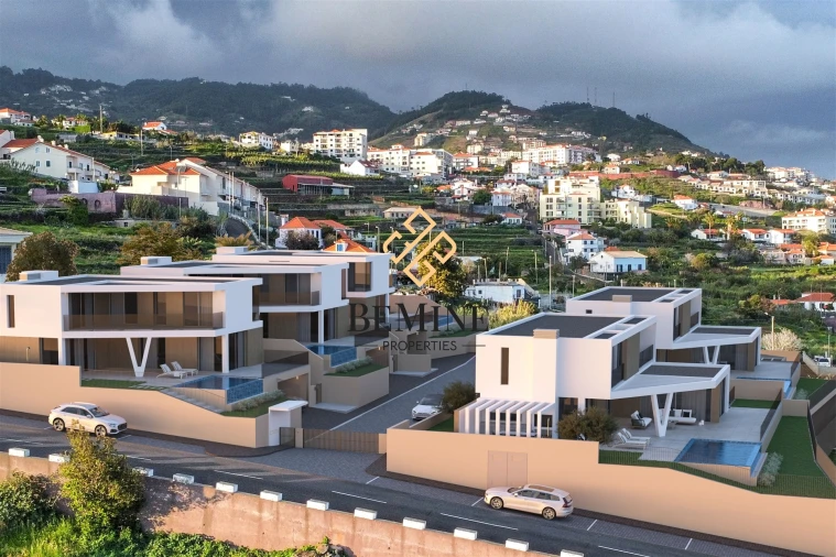 Moradia T4 para Venda em Caniço Foto 23