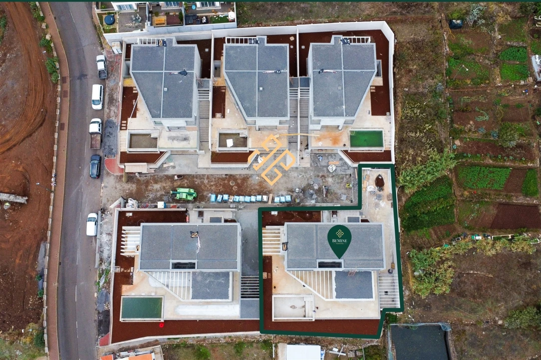 Moradia T4 para Venda em Caniço Foto 9