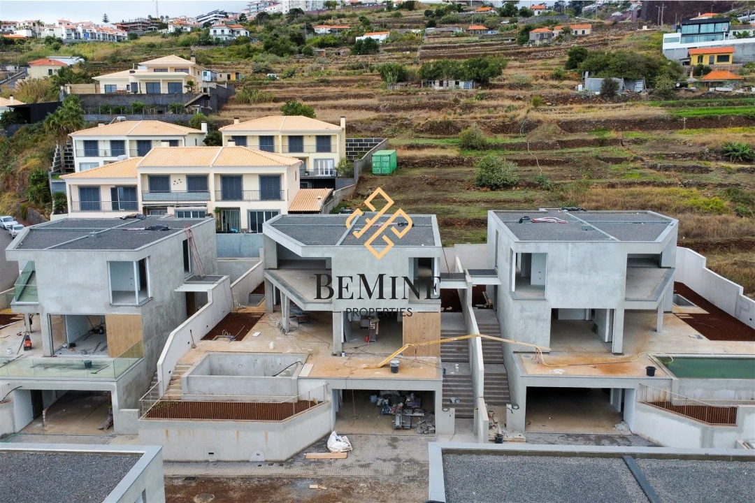 Moradia T3 para Venda em Caniço Foto 1