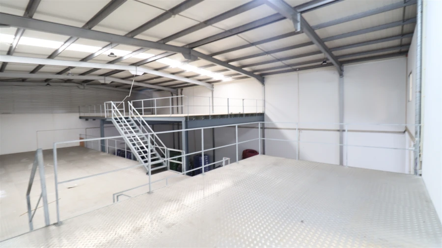 Armazém para Arrendamento em Antas e Abade de Vermoim Foto 12