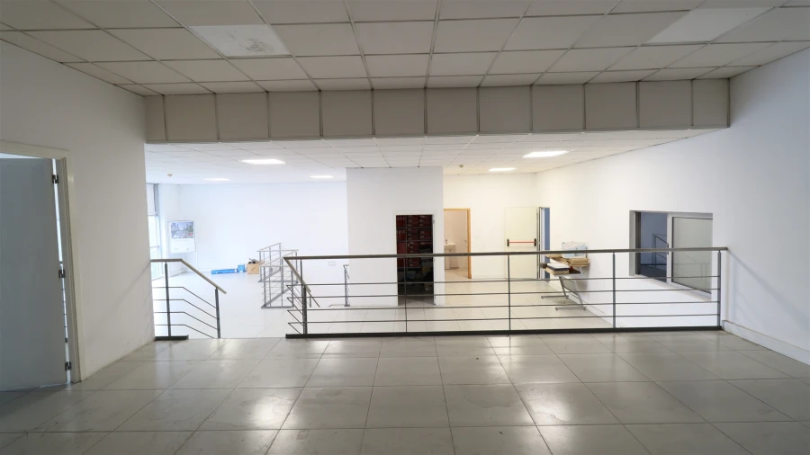 Armazém para Arrendamento em Antas e Abade de Vermoim Foto 8