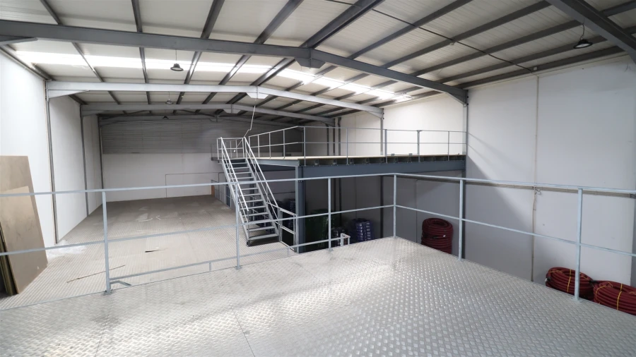 Armazém para Arrendamento em Antas e Abade de Vermoim Foto 11