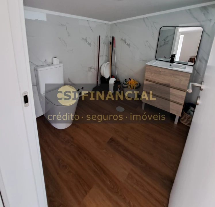 Moradia T4 para Venda em Esmoriz Foto 5