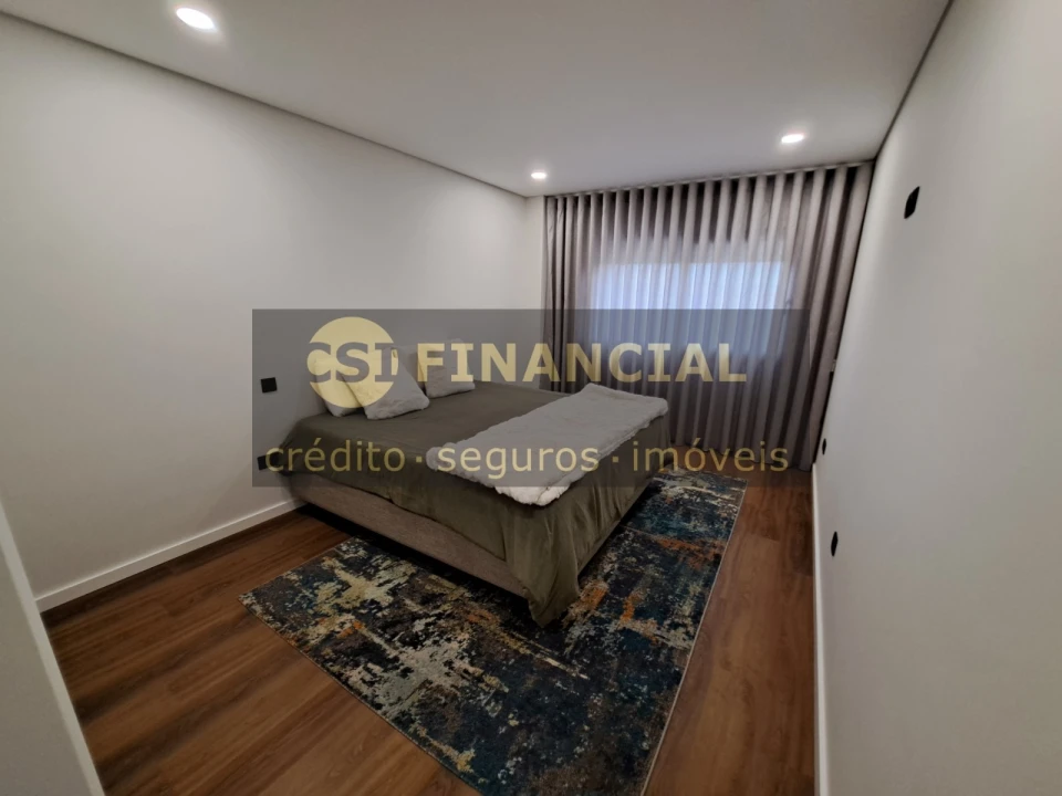 Moradia T4 para Venda em Esmoriz Foto 10