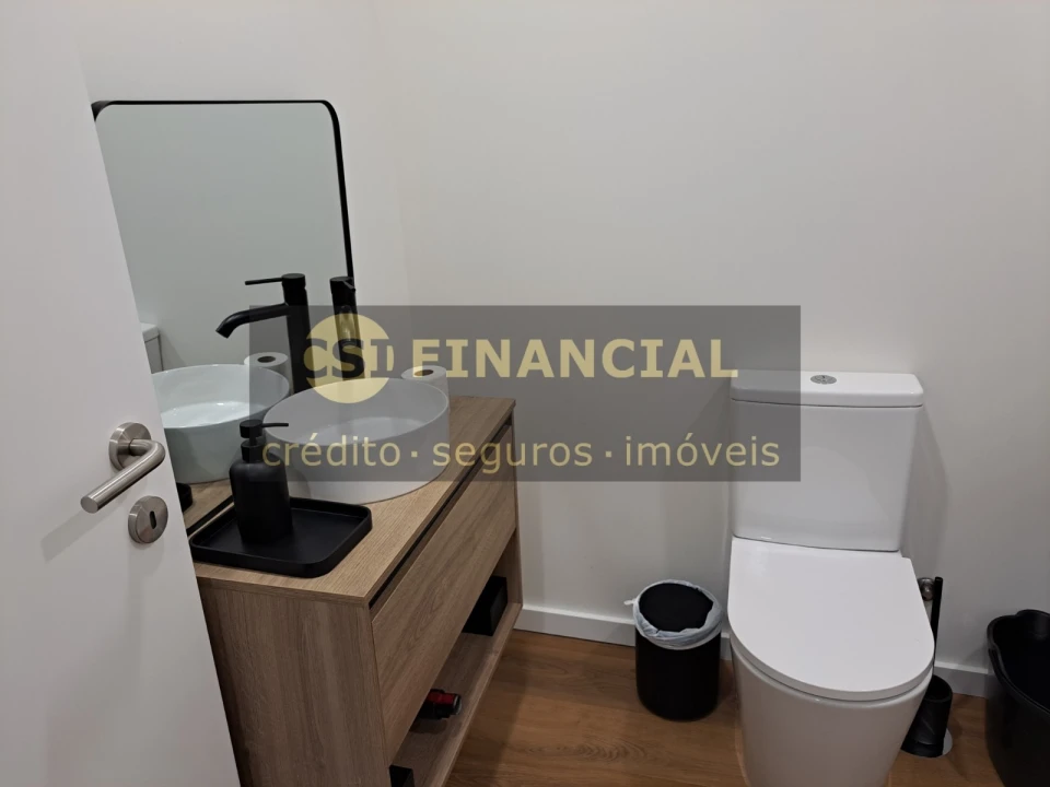 Moradia T4 para Venda em Esmoriz Foto 29