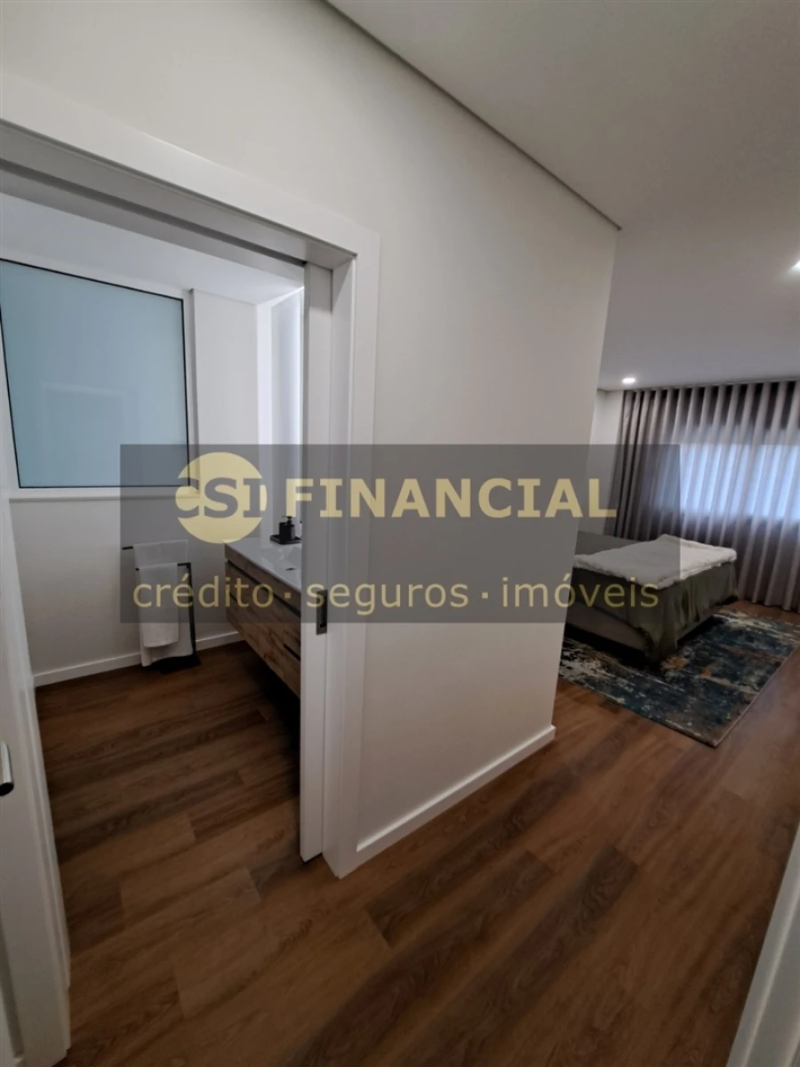 Moradia T4 para Venda em Esmoriz Foto 15