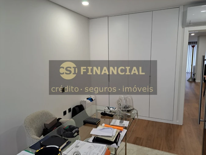 Moradia T4 para Venda em Esmoriz Foto 27