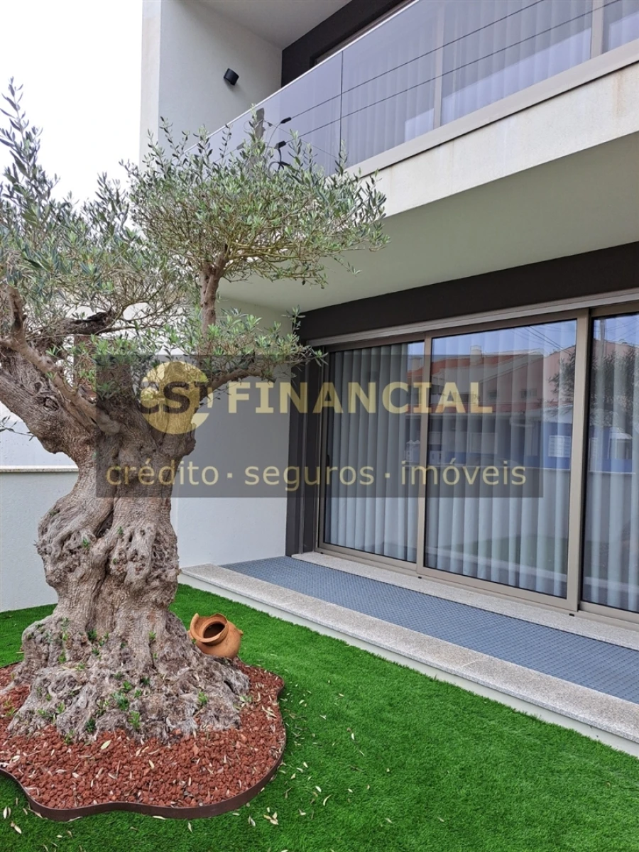 Moradia T4 para Venda em Esmoriz Foto 1