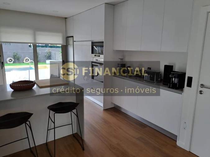 Moradia T4 para Venda em Esmoriz Foto 32