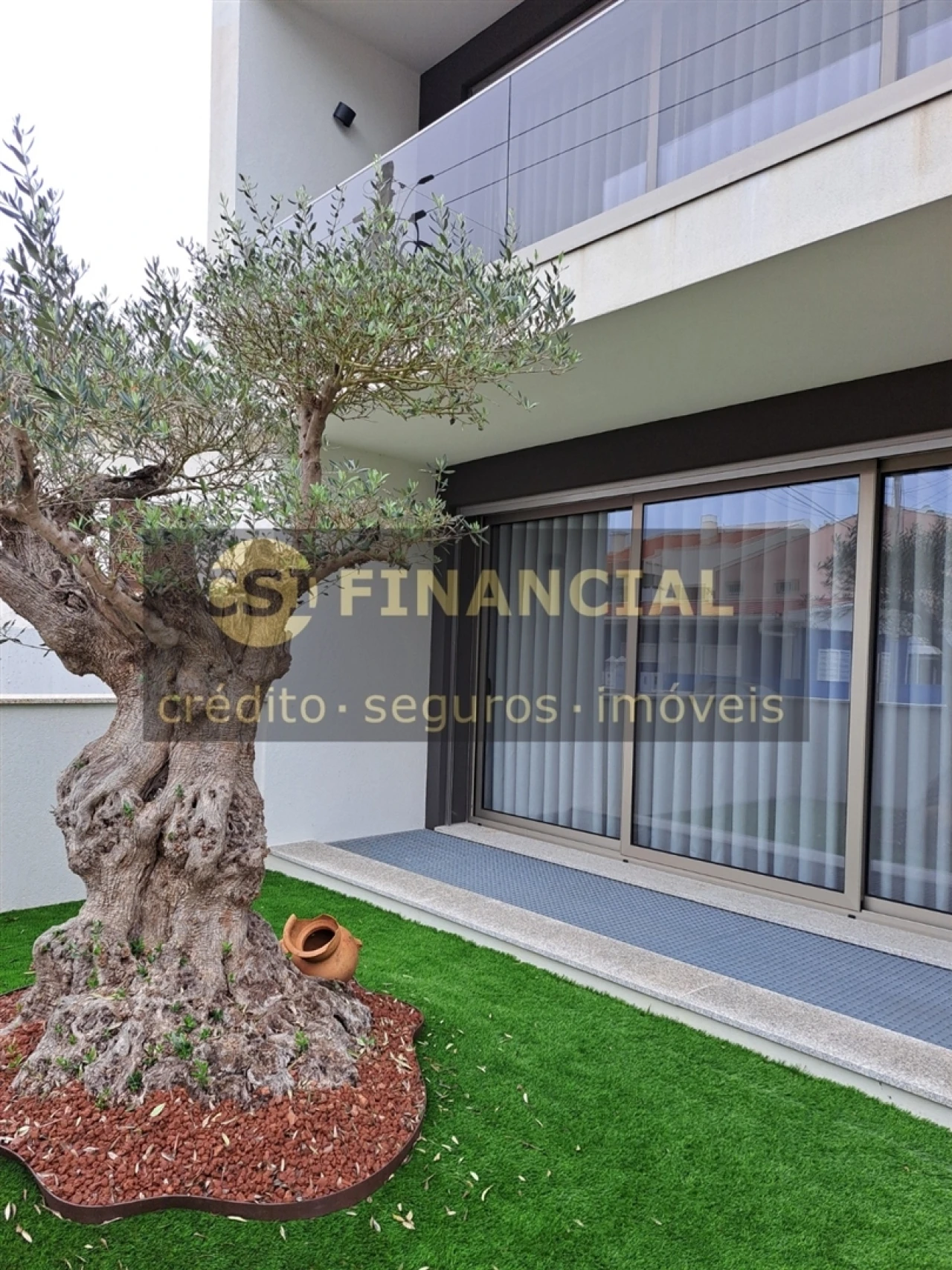 Moradia T4 para Venda em Esmoriz Foto 1