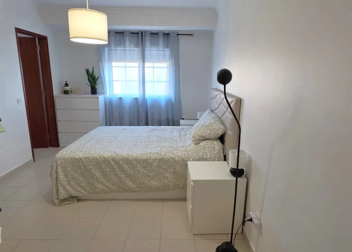 Apartamento T2 para Venda em Quelfes Foto 9