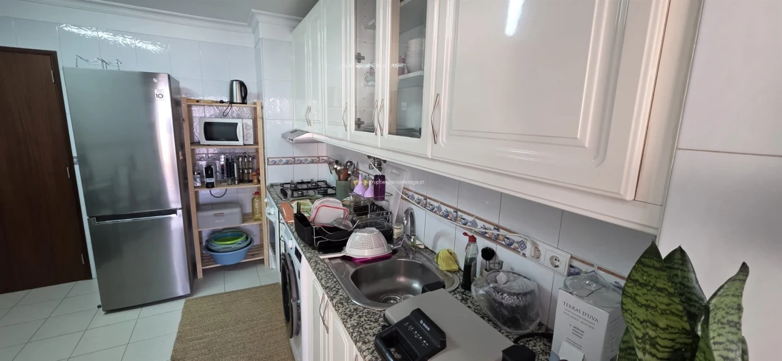 Apartamento T2 para Venda em Quelfes Foto 7