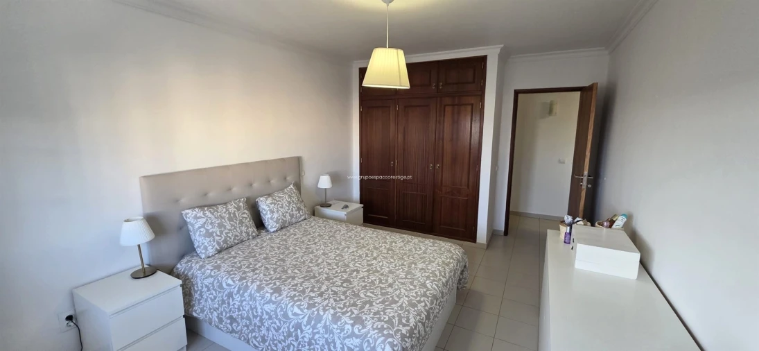 Apartamento T2 para Venda em Quelfes Foto 18