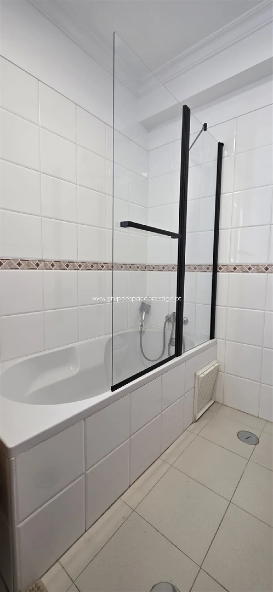 Apartamento T2 para Venda em Quelfes Foto 14