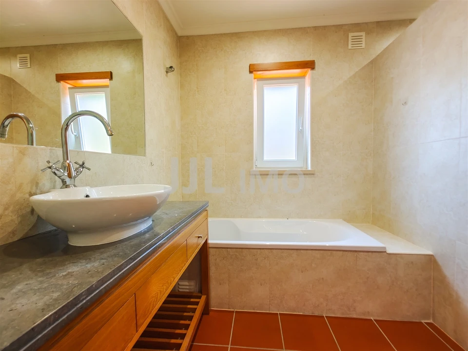 Moradia T4 para Arrendamento em Turcifal Foto 24