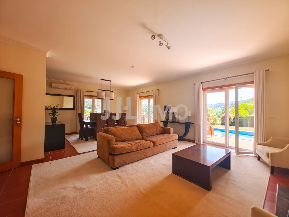 Moradia T4 para Arrendamento em Turcifal Foto 6