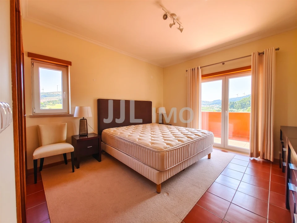 Moradia T4 para Arrendamento em Turcifal Foto 18