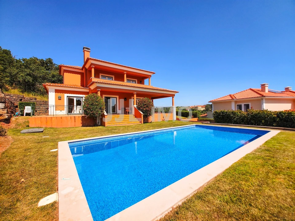 Moradia T4 para Arrendamento em Turcifal Foto 35