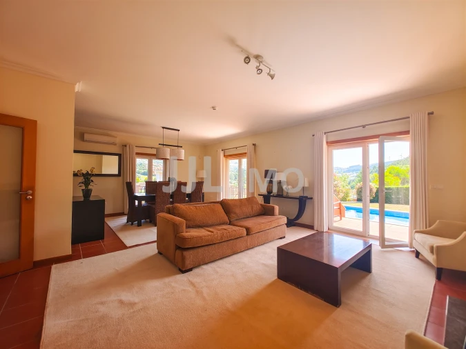 Moradia T4 para Arrendamento em Turcifal Foto 6