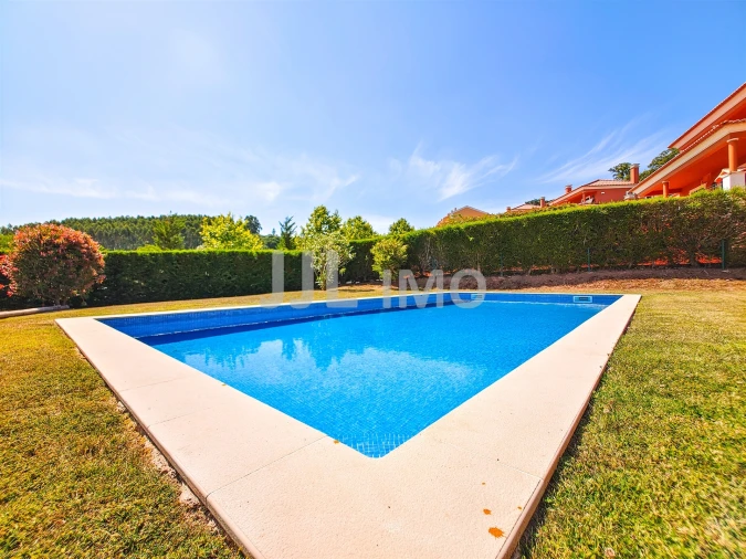 Moradia T4 para Arrendamento em Turcifal Foto 33