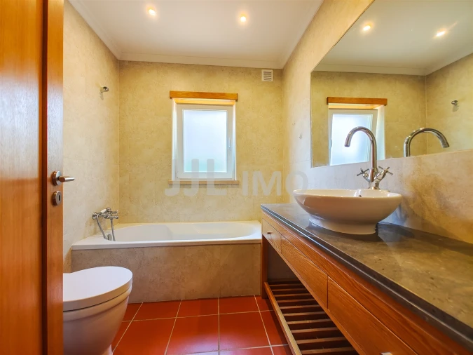 Moradia T4 para Arrendamento em Turcifal Foto 12