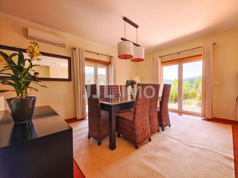 Moradia T4 para Arrendamento em Turcifal Foto 7