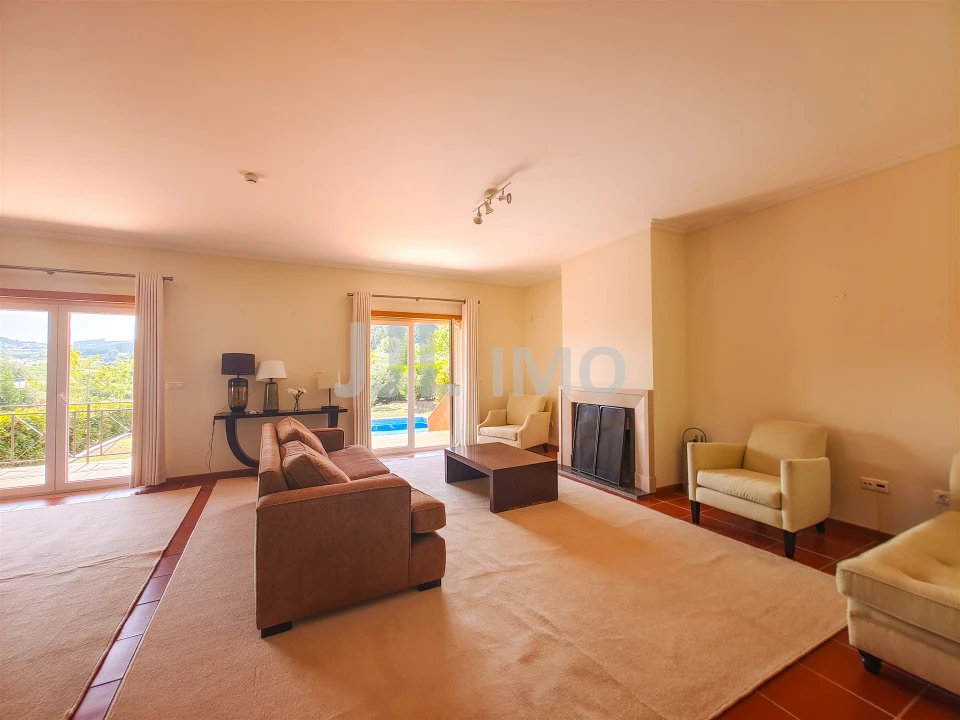 Moradia T4 para Arrendamento em Turcifal Foto 5