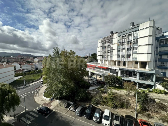 Apartamento T3 para Venda em Rio de Mouro Foto 4